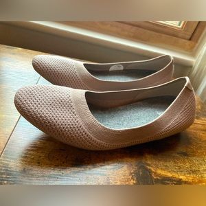 Allbirds Tree Breezer flats- taupe/ tan W11